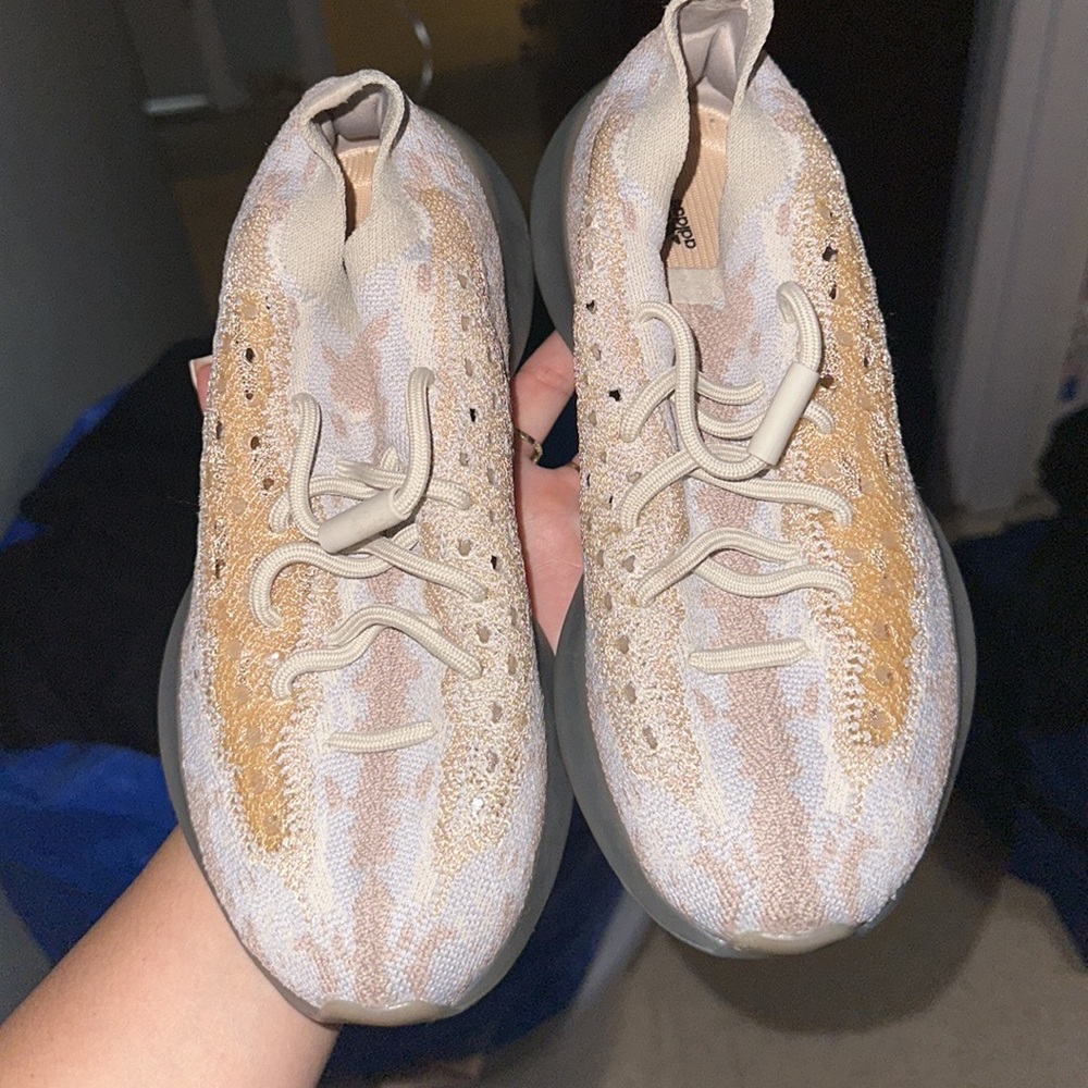 Yeezys size 6